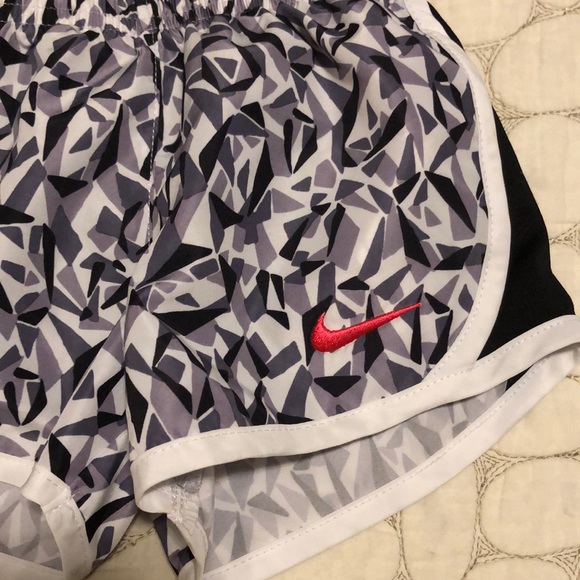 Nike boys gray and black shorts - Picture 2 of 7